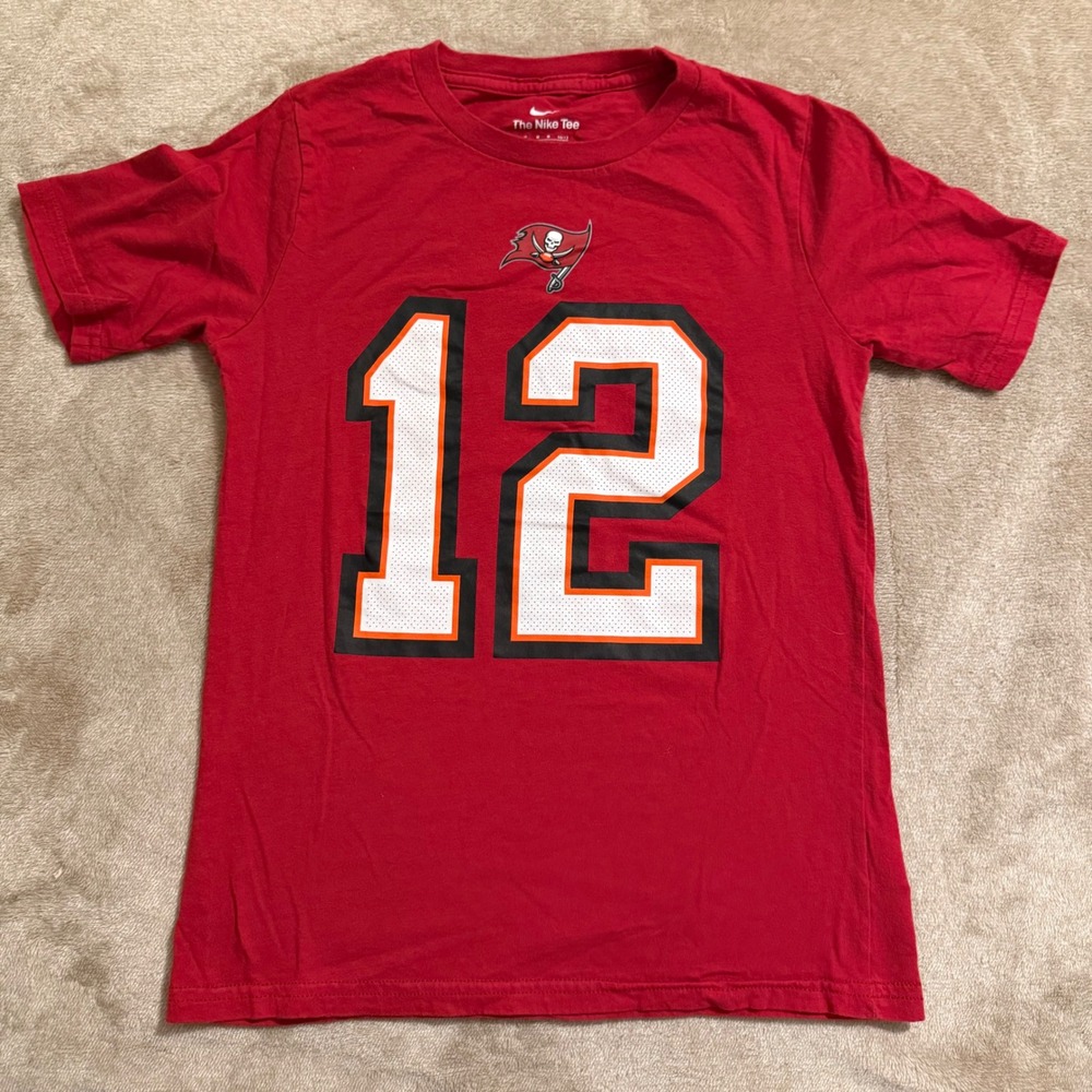 Nike Kids Tampa Bay Buccaneers Tom Brady 12 Red T-Shirt Medium 10/12 NFL Tee